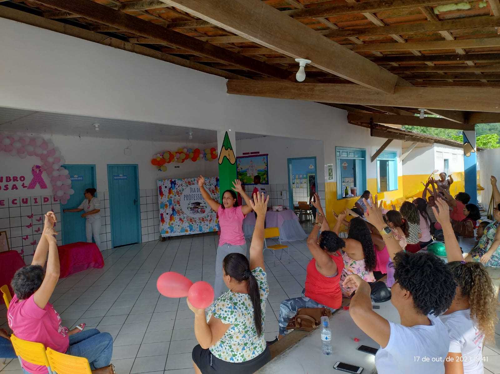 Camacã: Unidade de Saúde Dr. Aníbal Cavalcante faz campanha do outubro Rosa para professores